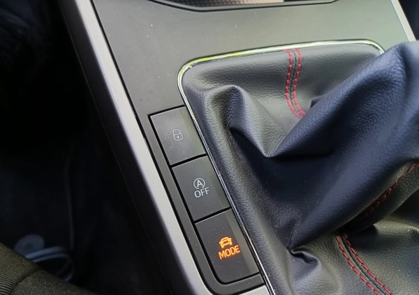 Volkswagen Golf cena 66950 przebieg: 193212, rok produkcji 2018 z Wleń małe 704